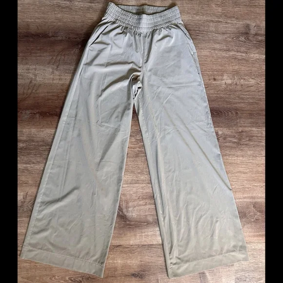 Vuori Womens Villa Wide-Leg Pants - Picture 1 of 5